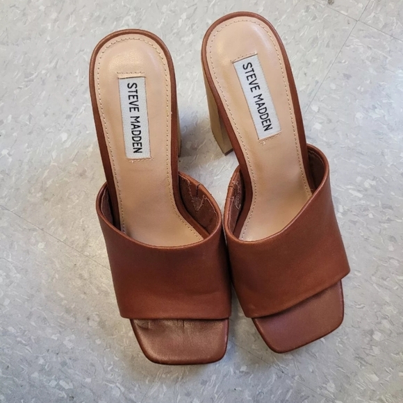 Steve Madden Leather Sandals - Picture 2 of 5